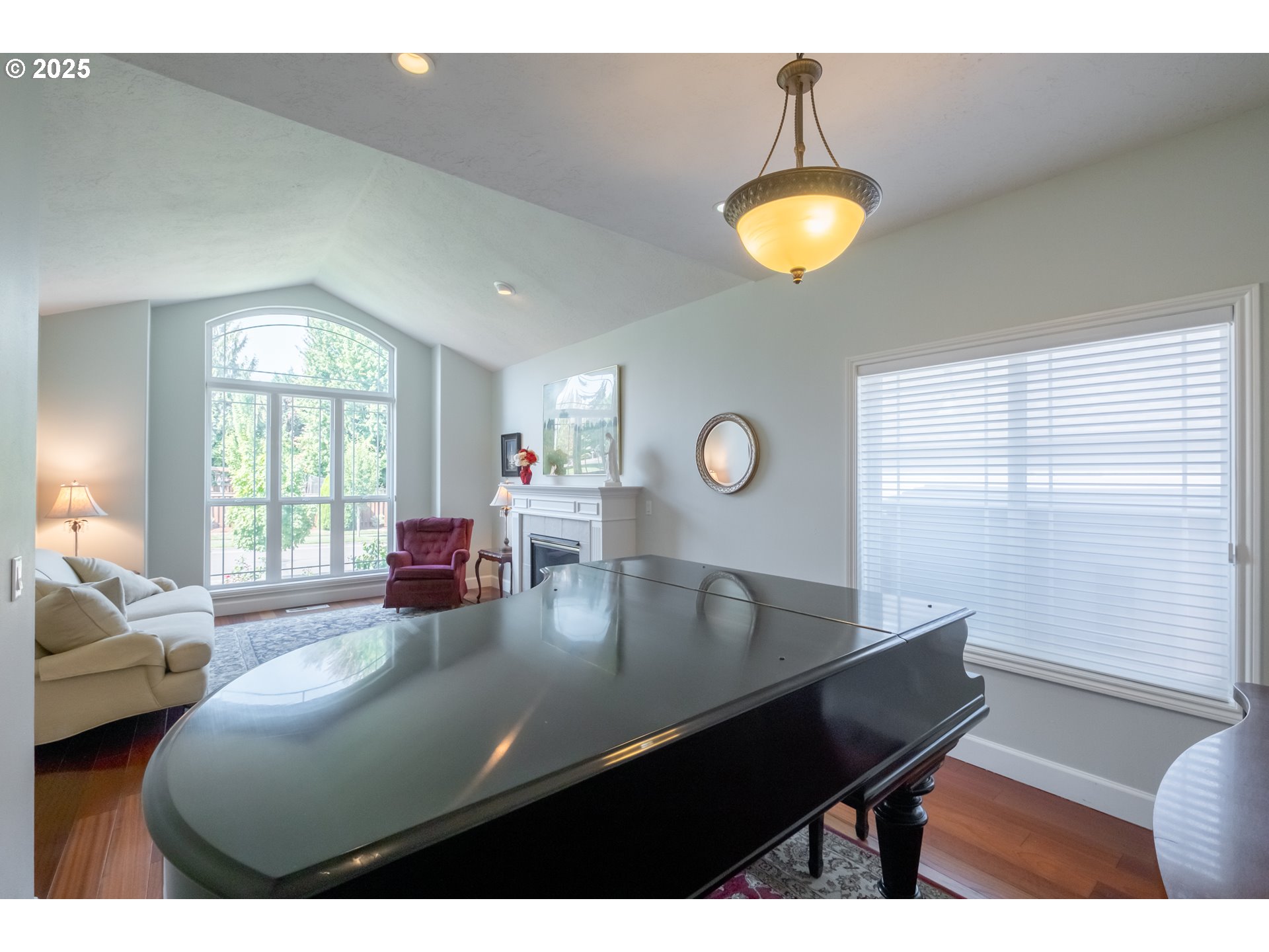 1435 Northwest Ashley Drive Albany, OR 97321 - Photo 8 of 44 a view of a dining room with furniture and window