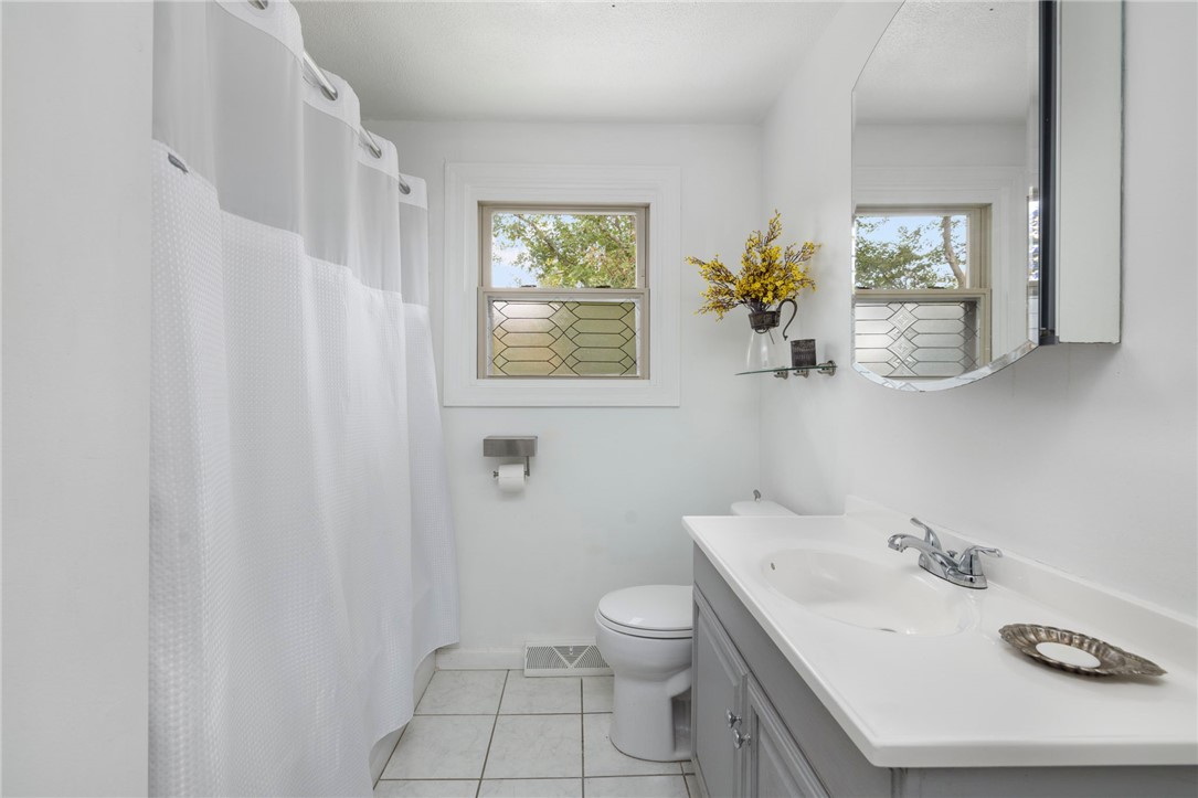 25 Webb Avenue Warwick, RI 02889 - Photo 17 of 32