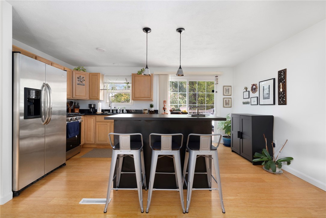 25 Webb Avenue Warwick, RI 02889 - Photo 6 of 32