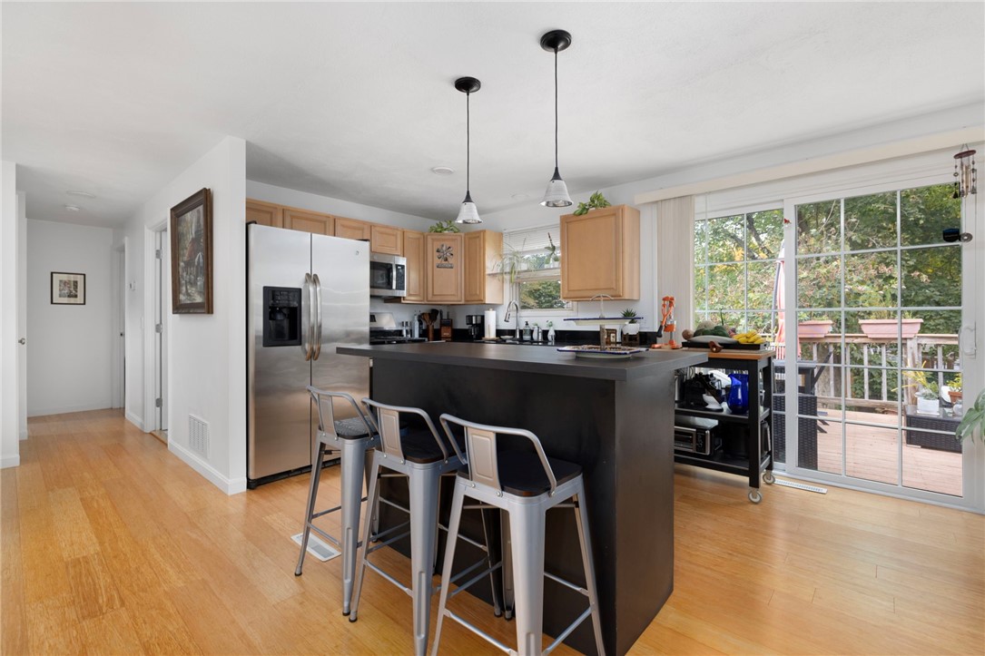 25 Webb Avenue Warwick, RI 02889 - Photo 7 of 32