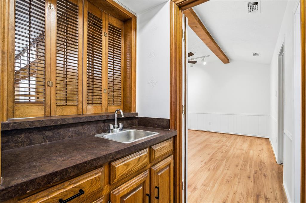 2012 Cross Bend Road Plano, TX 75023 - Photo 19 of 38