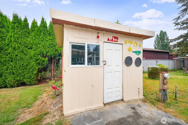 a view of a storage & utility room