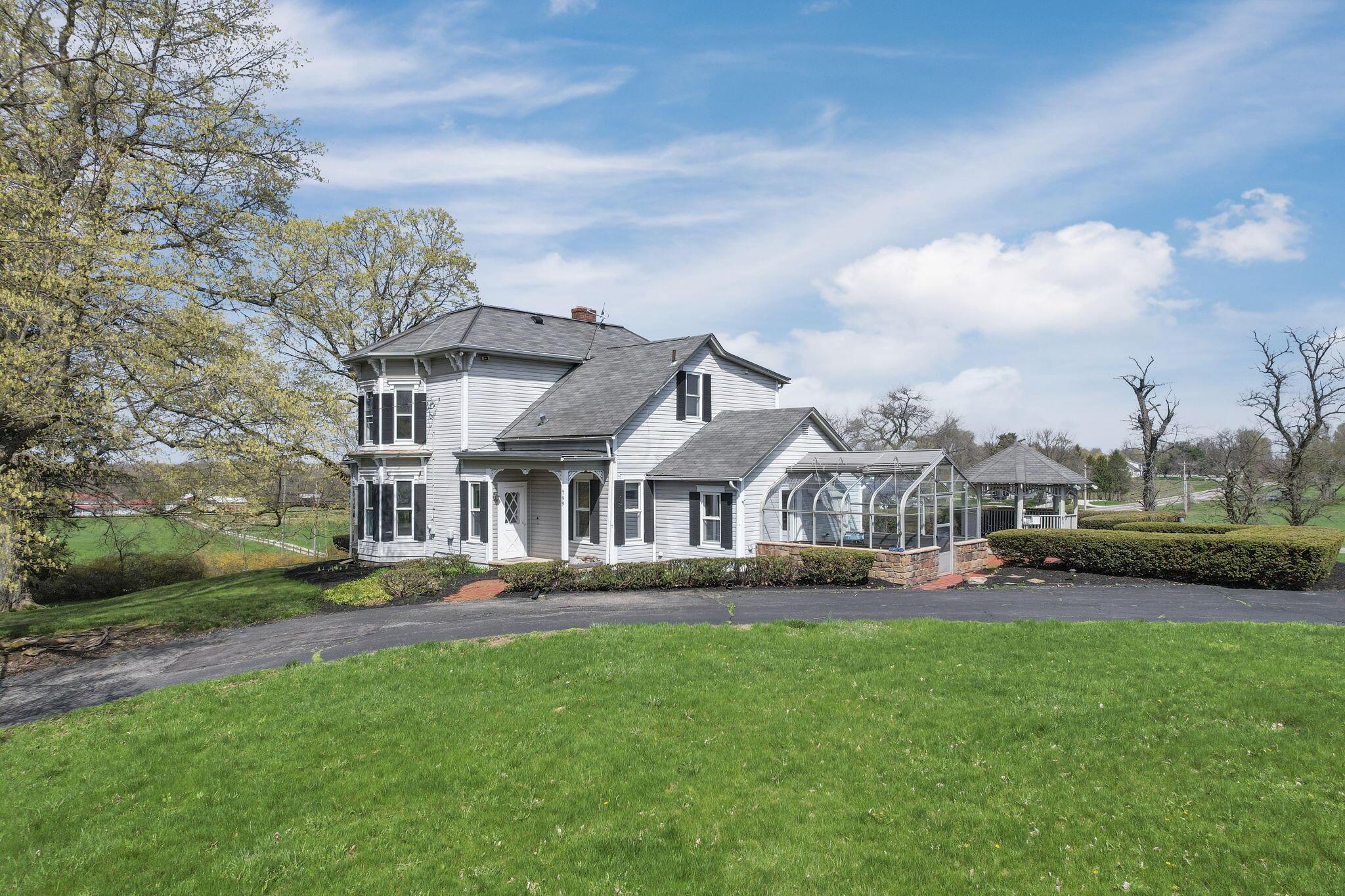 799 James Road Granville, OH 43023 - Photo 3 of 106