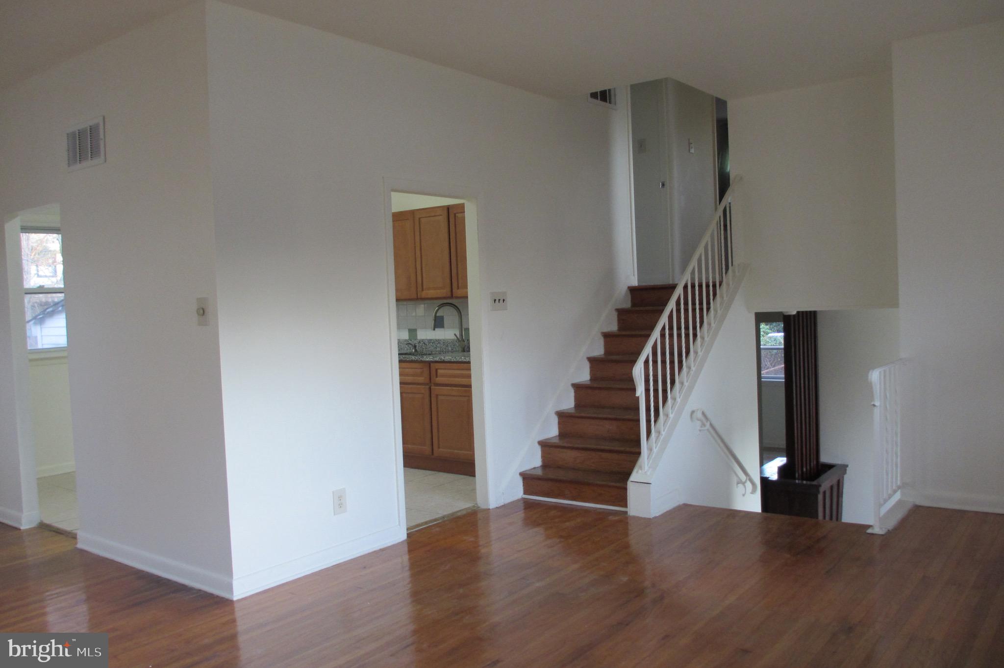 416 Howard Road Cherry Hill, NJ 08034 - Photo 3 of 19 Main Living RoomM