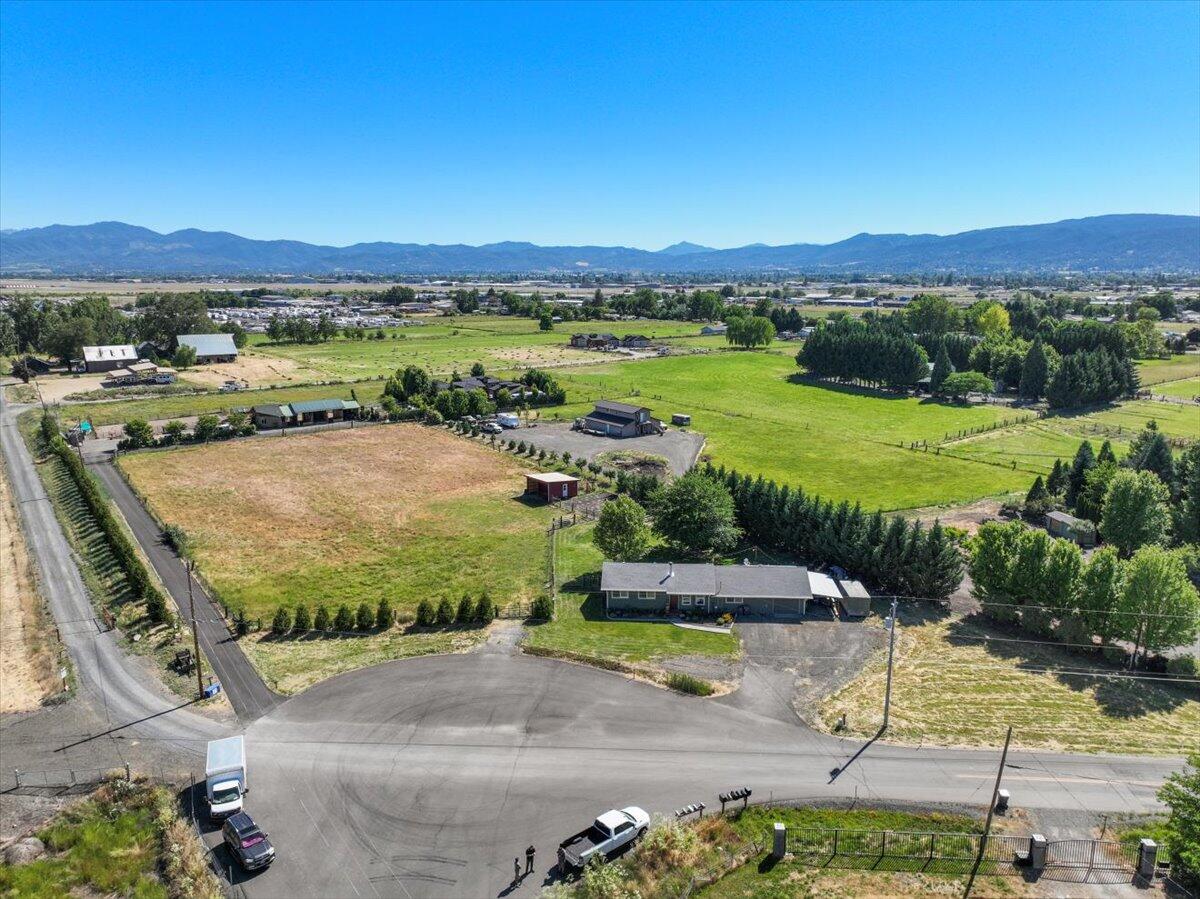 970 West Justice Road Central Point, OR 97502 - Photo 34 of 35 18-DJI_0965
