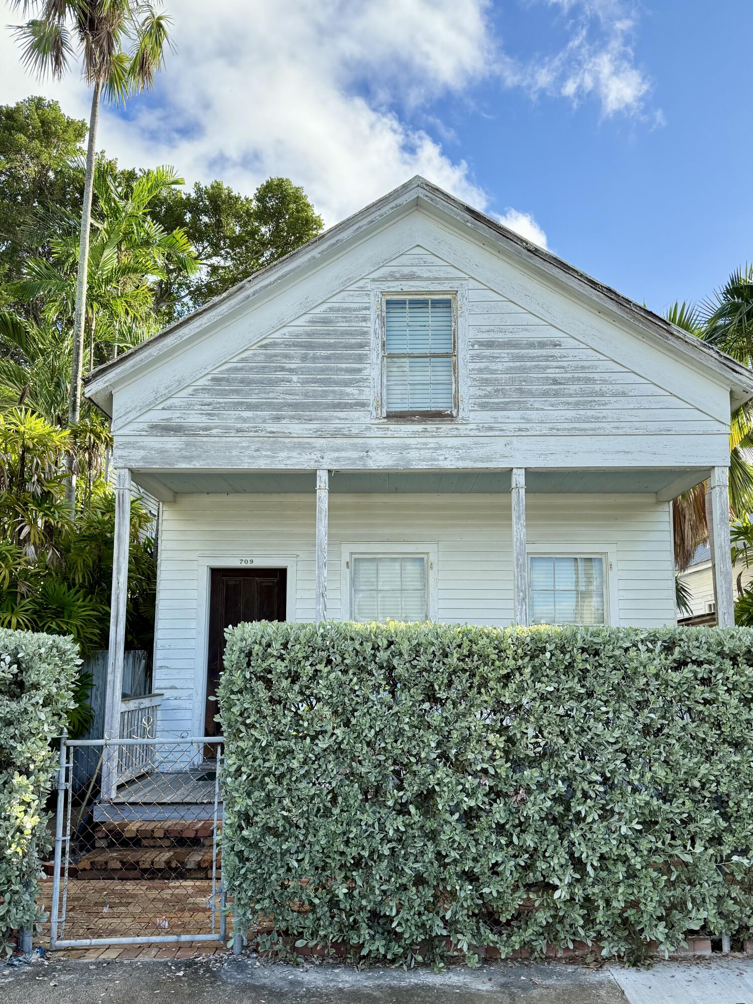 709 Frances Street Key West, FL 33040 - Photo 2 of 6 front view of a house