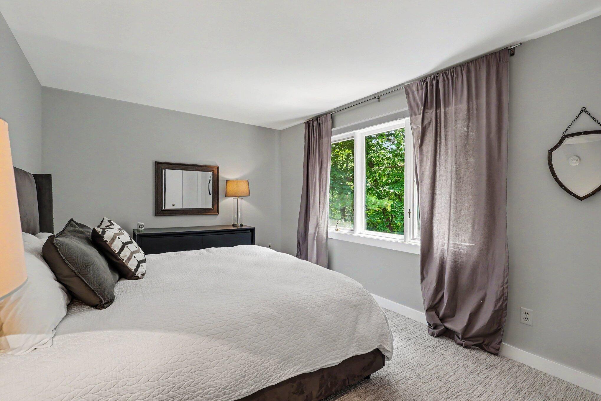 18240 North Shore Estates Road Spring Lake, MI 49456 - Photo 37 of 64 Upper Level Bedroom