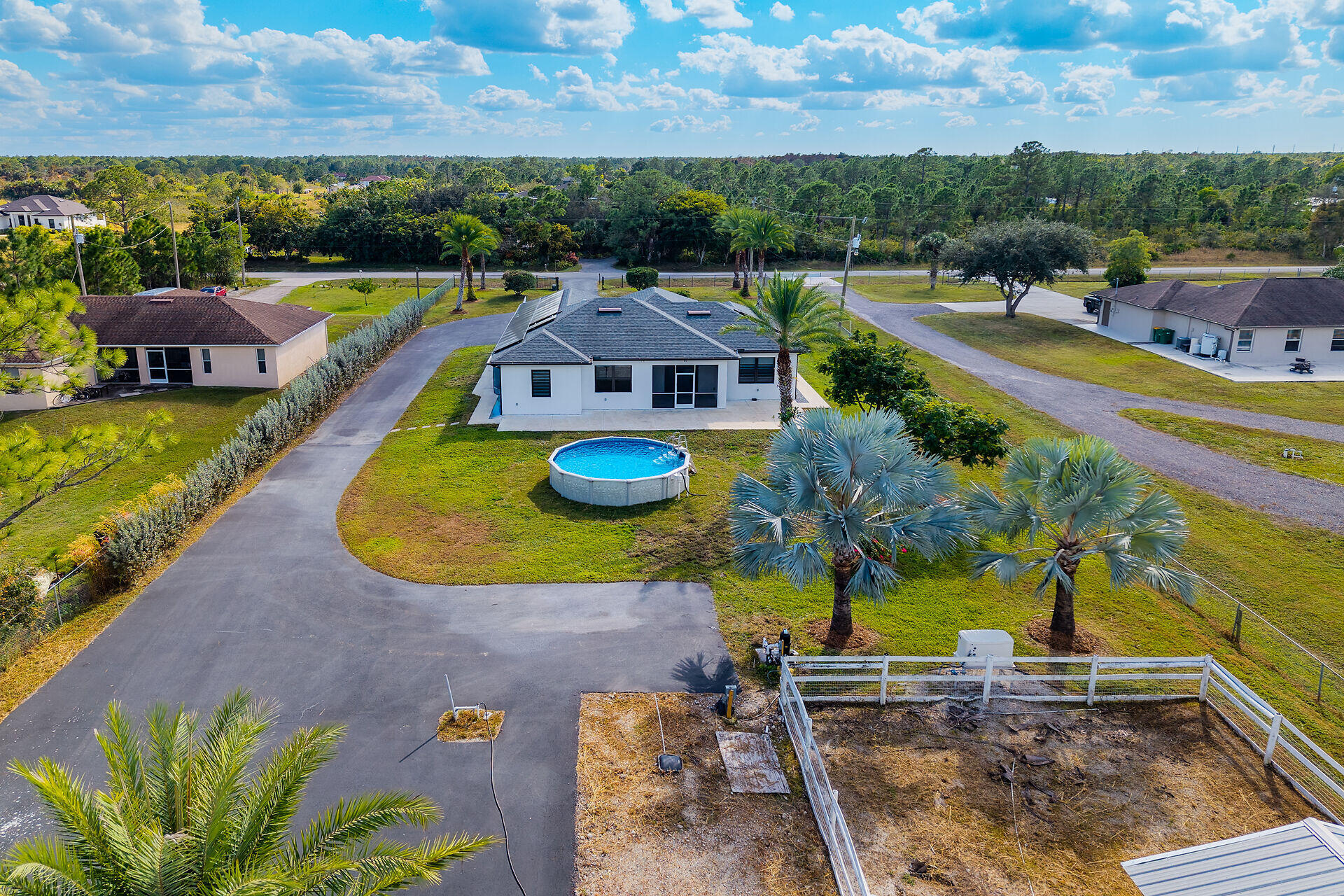 3625 54th Avenue Northeast Naples, FL 34120 - Photo 27 of 40 areal of yard