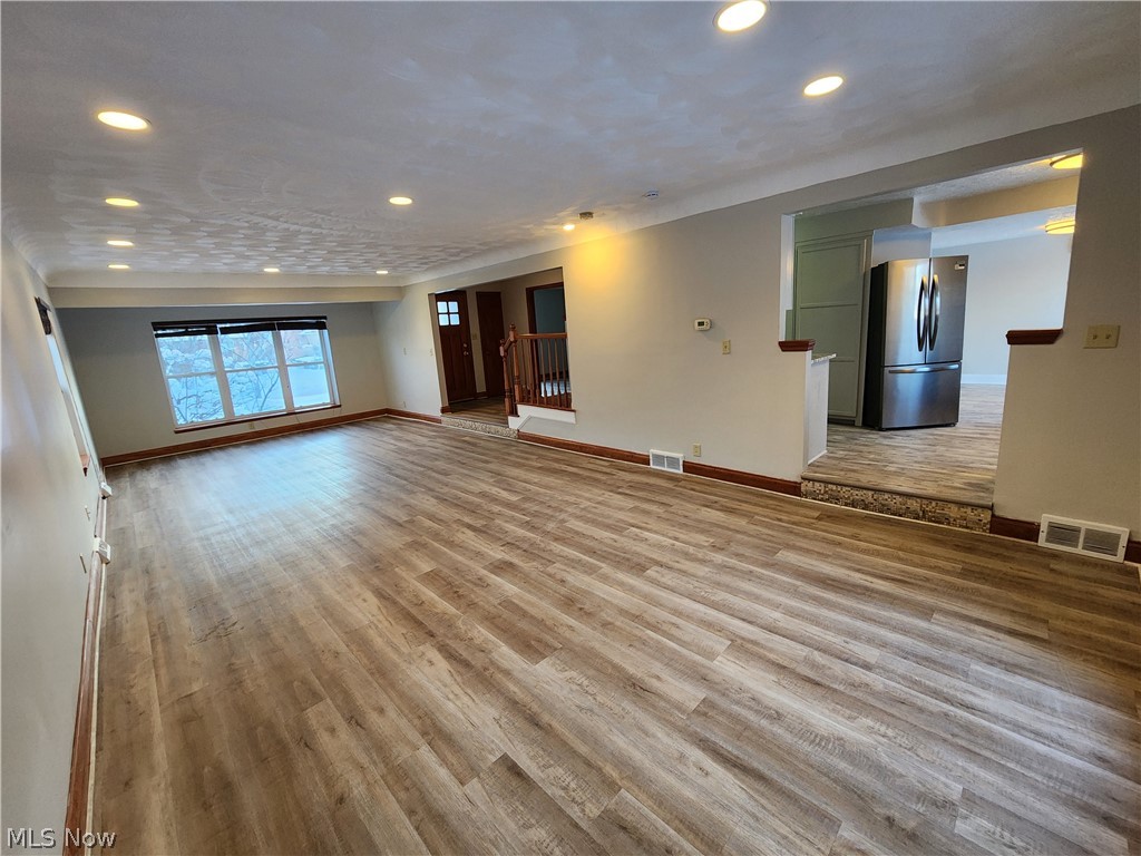 2452 Bromley Road Cleveland, OH 44118 - Photo 4 of 24