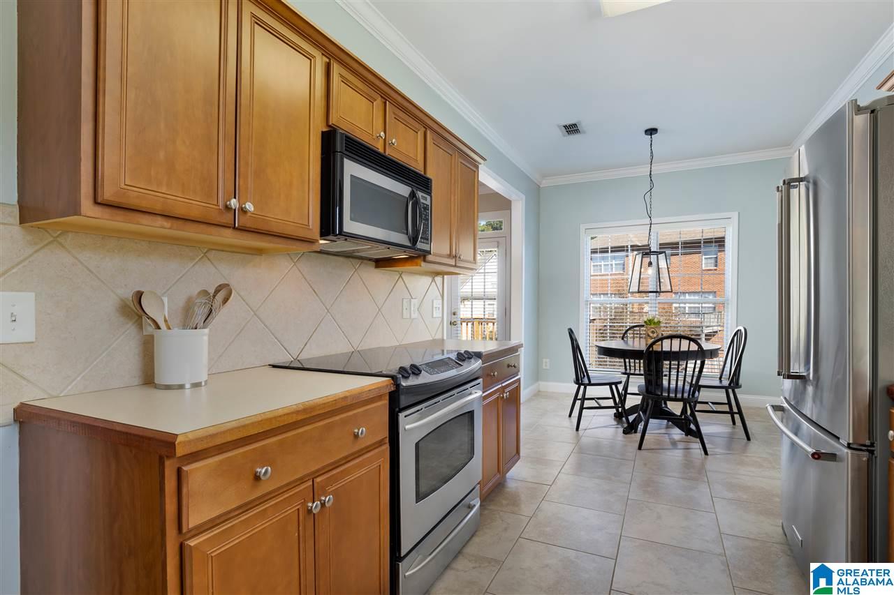 1115 Oak Grove Road Birmingham, AL 35209 - Photo 13 of 32