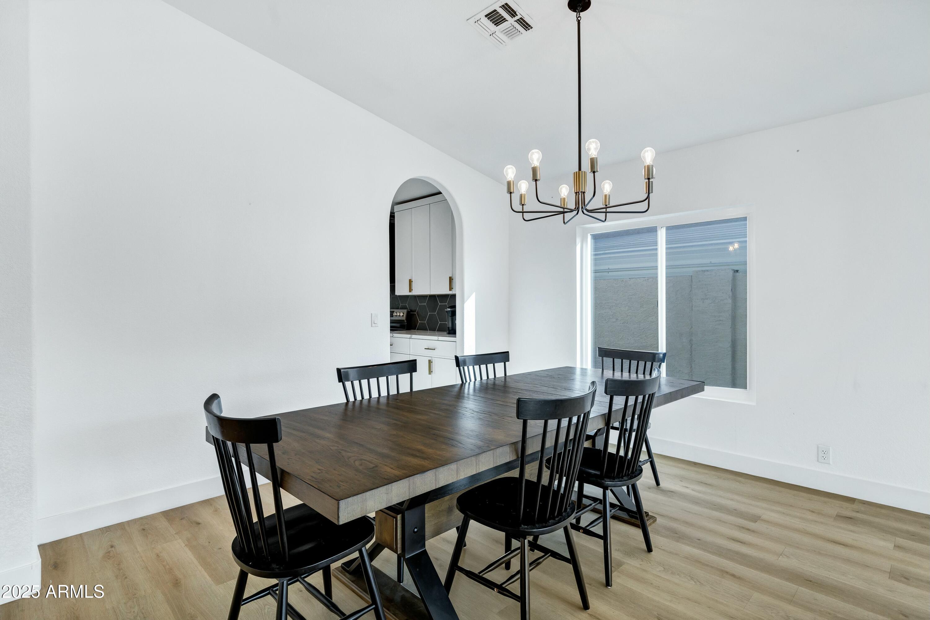8740 West Bloomfield Road Peoria, AZ 85381 - Photo 11 of 40 tempImageFTZ11x