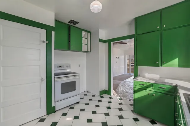 $230,000 | 401 Broadway Avenue North, Buhl, ID 83316