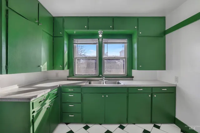 $230,000 | 401 Broadway Avenue North, Buhl, ID 83316