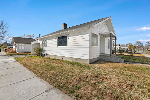 $230,000 | 401 Broadway Avenue North, Buhl, ID 83316