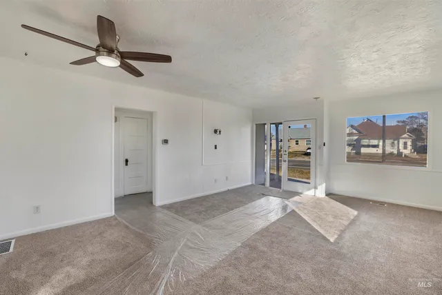 $230,000 | 401 Broadway Avenue North, Buhl, ID 83316