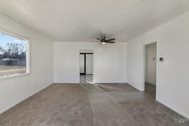 $230,000 | 401 Broadway Avenue North, Buhl, ID 83316