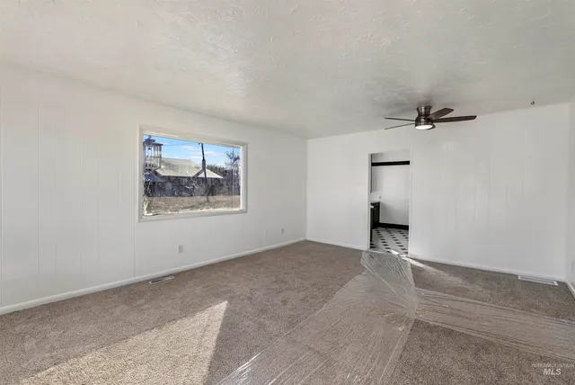 $230,000 | 401 Broadway Avenue North, Buhl, ID 83316