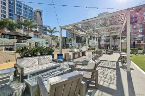 $939,900 | 800 The Mark Lane, Unit 607, San Diego, CA 92101