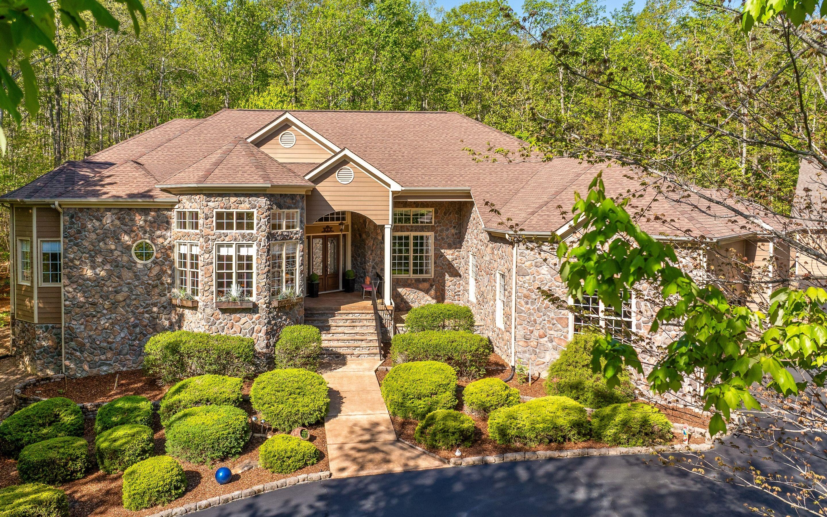 240 Horseshoe Road Signal Mountain, TN 37377 - Photo 1 of 49 240 Horseshoe Bend Road E