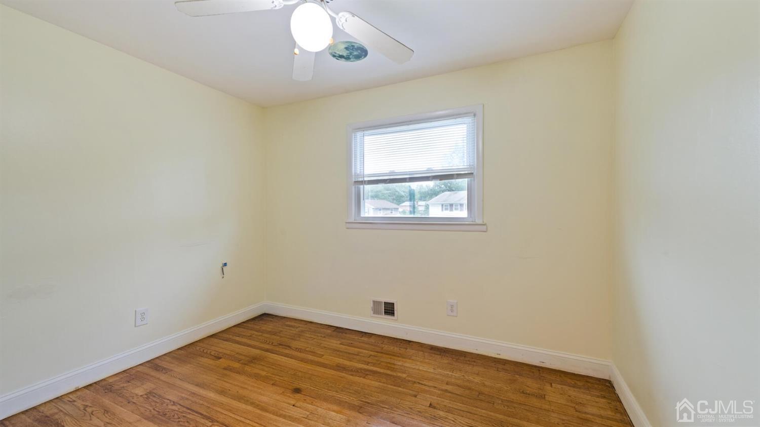 1478 Cherokee Road North Brunswick, NJ 08902 - Photo 19 of 24 Gallery Image 19