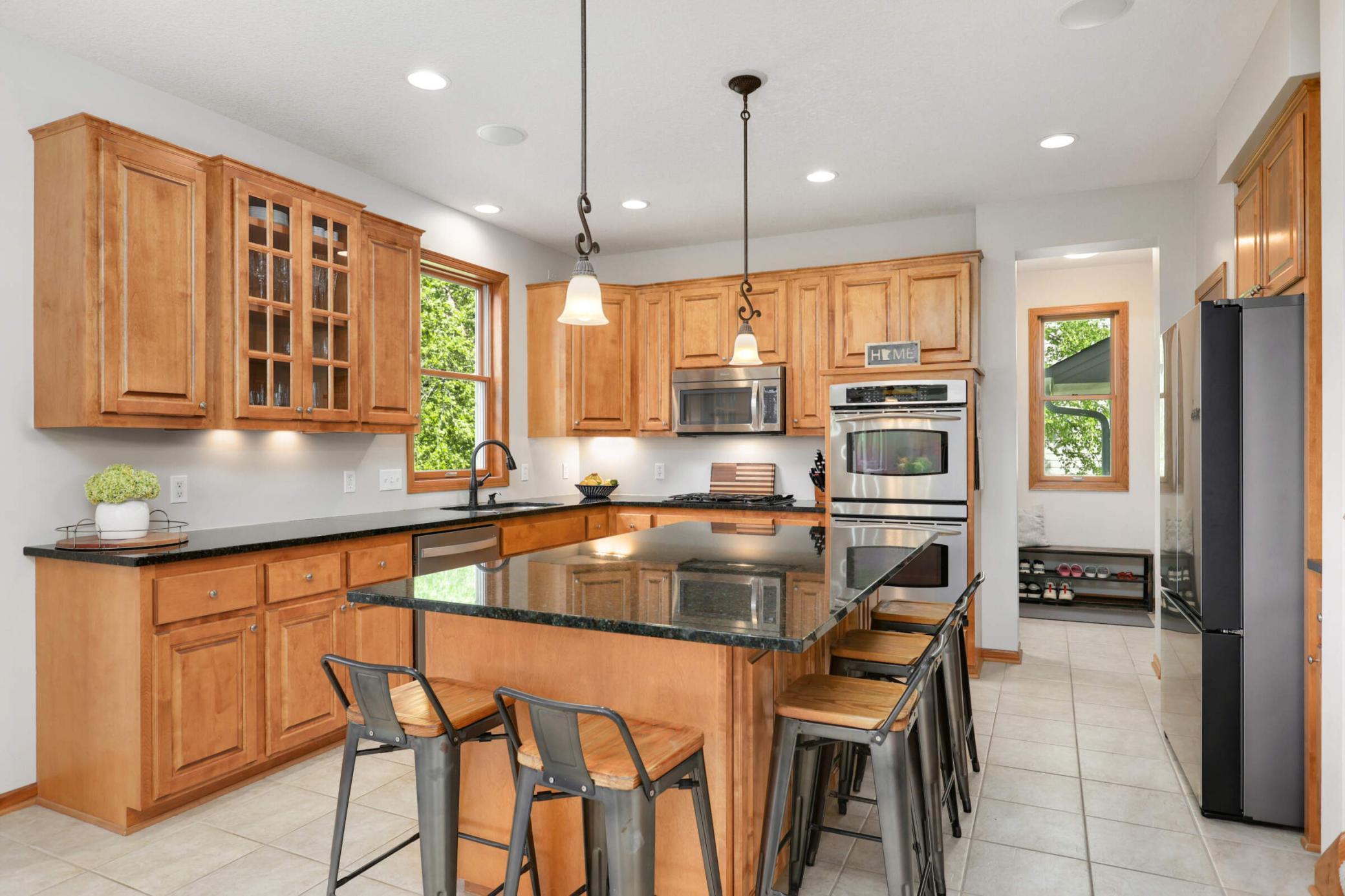 6855 Ruby Lane Chanhassen, MN 55317 - Photo 10 of 51