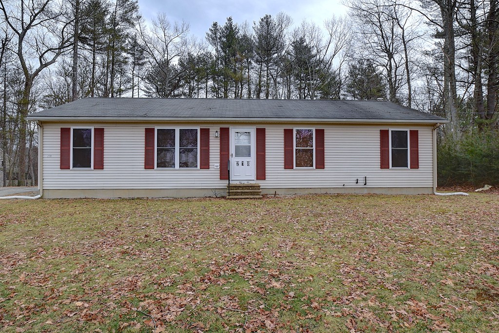 218 New Boston Road Sturbridge, MA 01566 - Photo 2 of 23 a front view of a house with garden