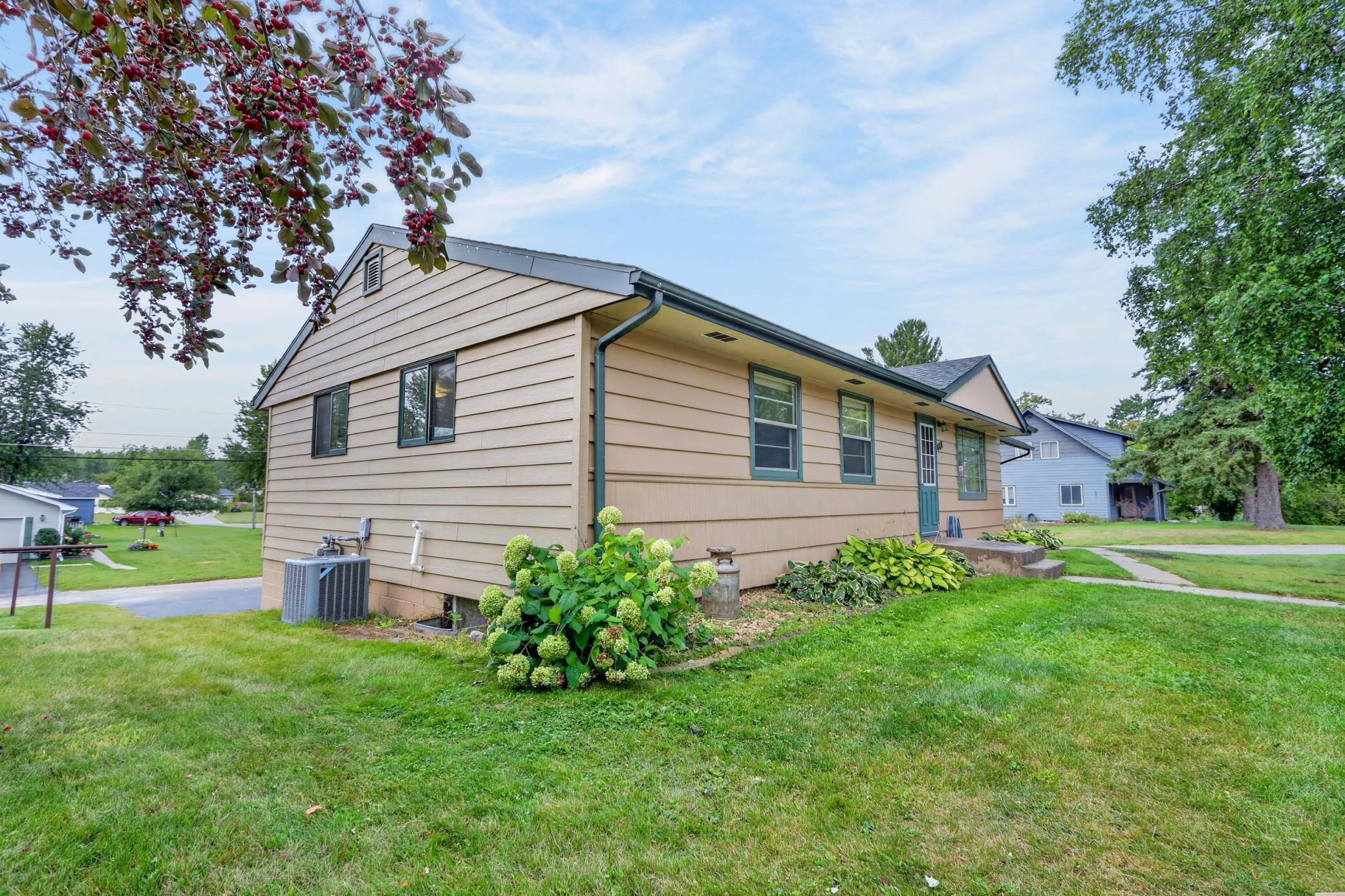 408 Mitchell Street Coleraine, MN 55722 - Photo 4 of 45 Gallery Image 4