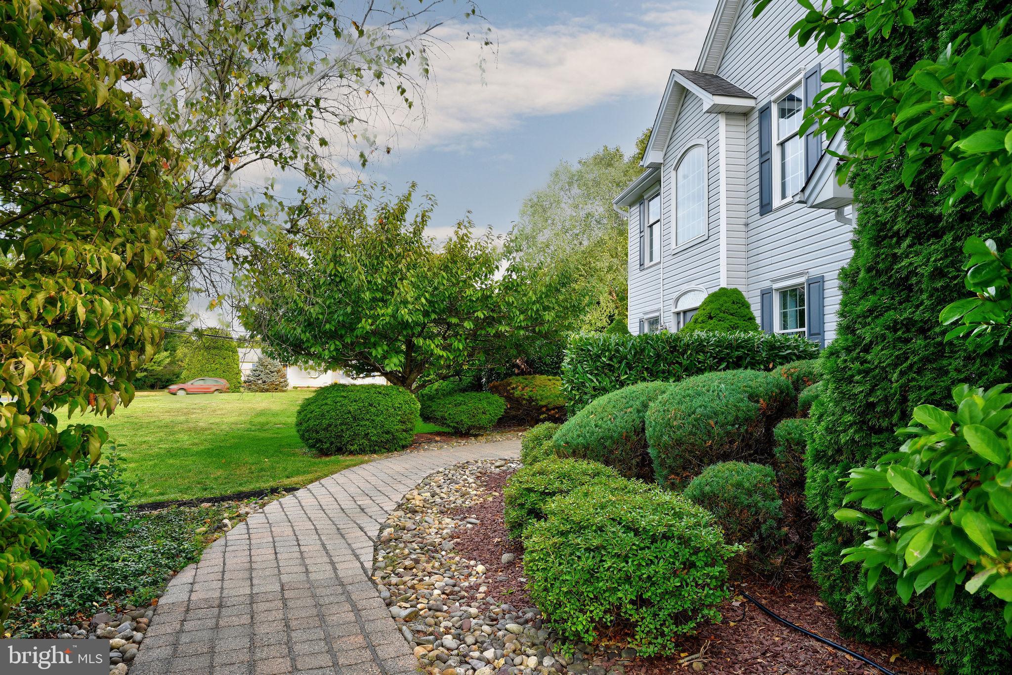 114 Tindall Road Robbinsville, NJ 08691 - Photo 5 of 59 Front of Home Walkway
