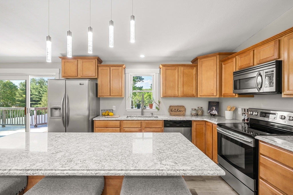 102 Kimball Road Amesbury, MA 01913 - Photo 9 of 42