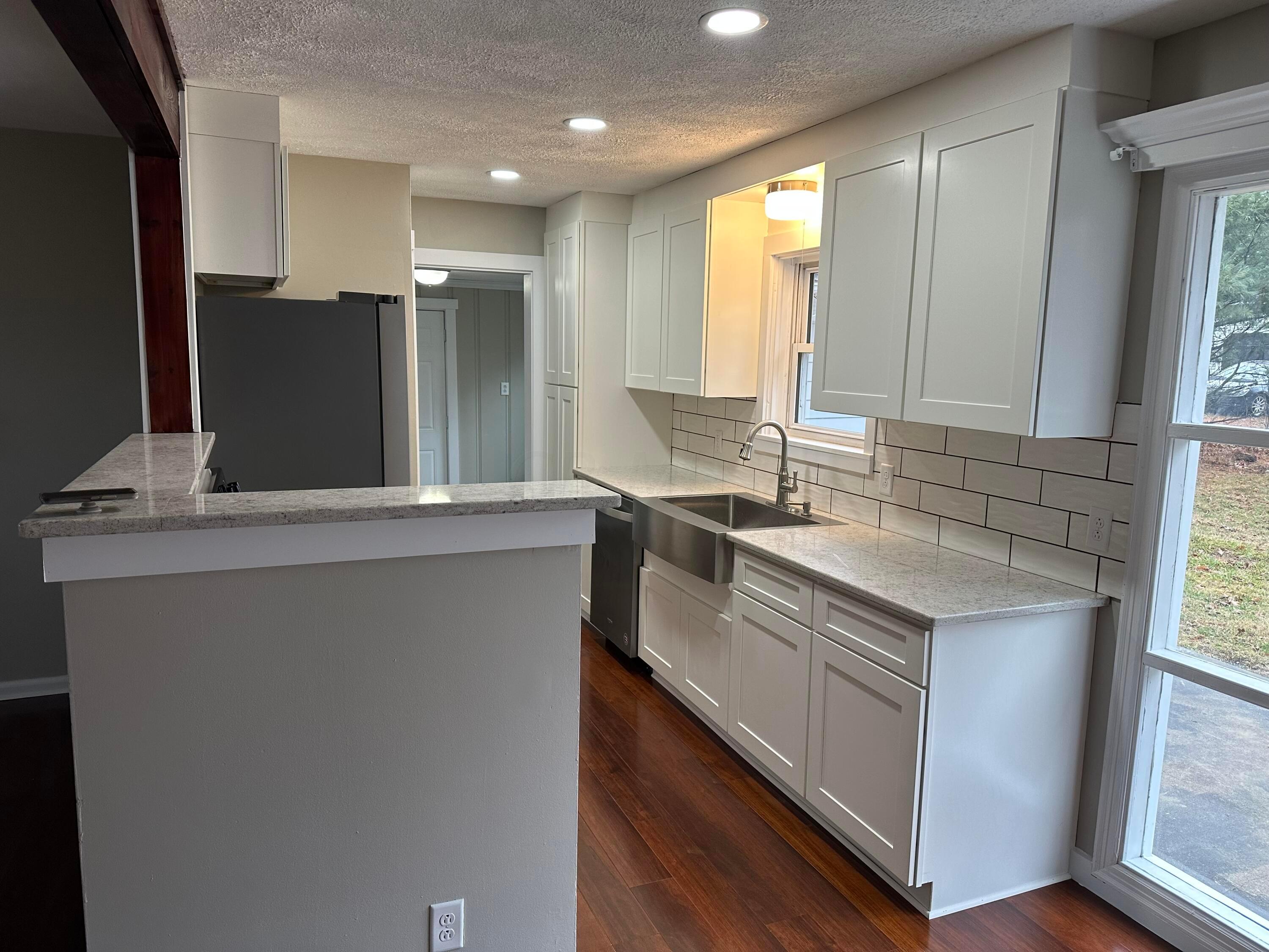 6640 Cincinnati Zanesville Road Northeast, Unit R Lancaster, OH 43130 - Photo 11 of 26 Kitchen