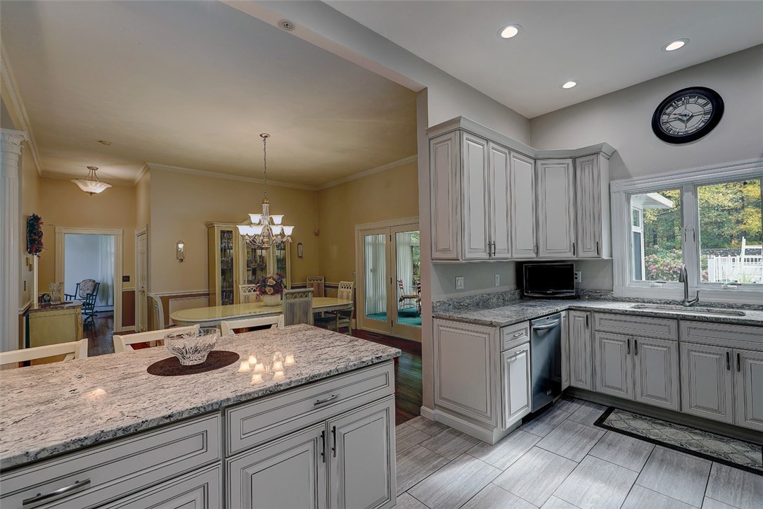 23 Century Lane Cranston, RI 02921 - Photo 14 of 43