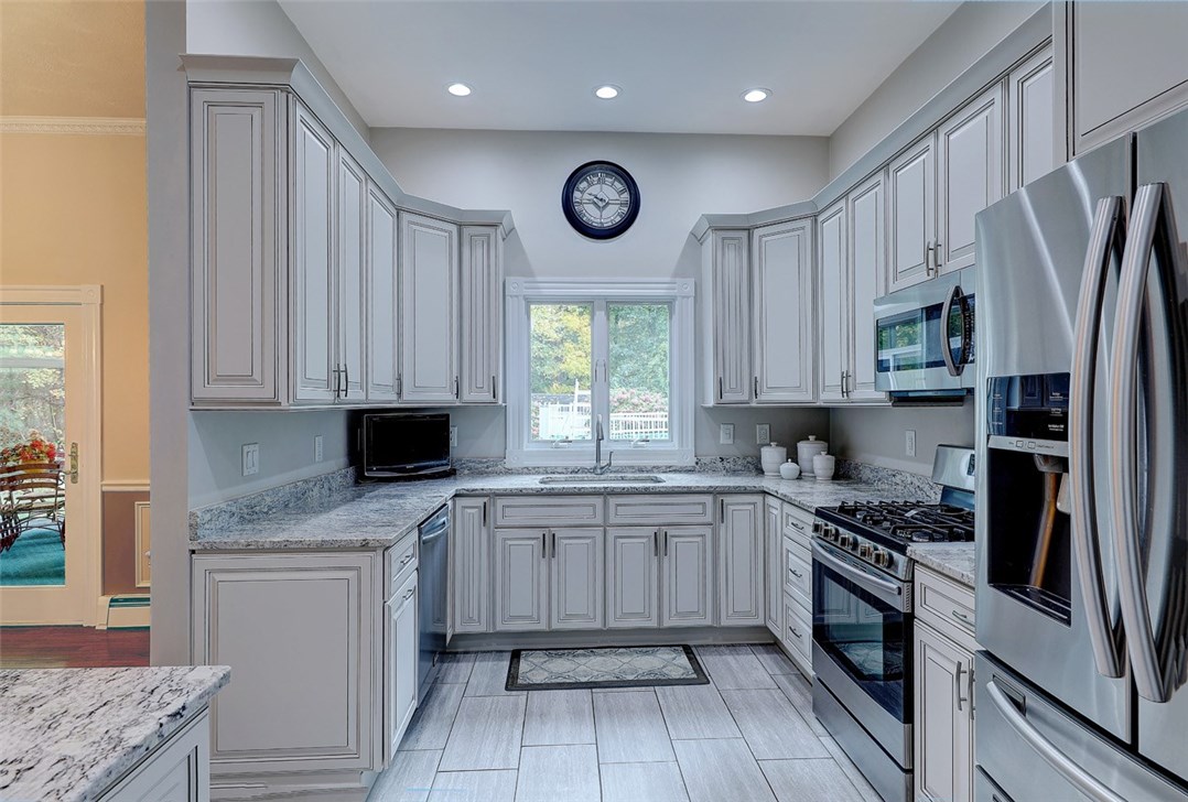 23 Century Lane Cranston, RI 02921 - Photo 15 of 43