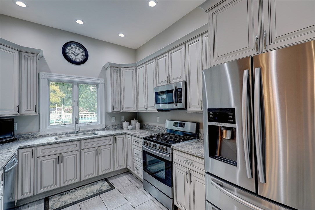 23 Century Lane Cranston, RI 02921 - Photo 16 of 43