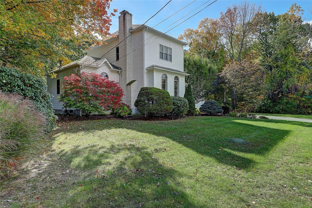 23 Century Lane Cranston, RI 02921 - Photo 2 of 43