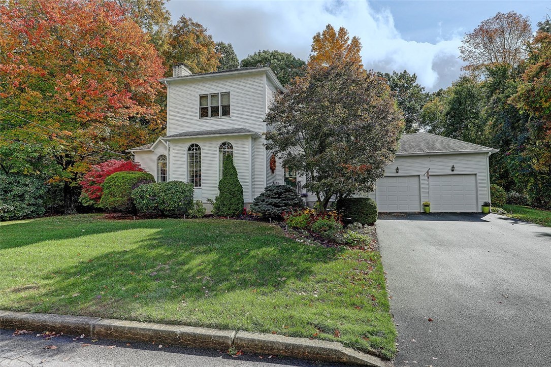 23 Century Lane Cranston, RI 02921 - Photo 3 of 43