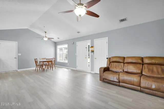 $423,500 | 4 Wellington Drive, Bluffton, SC 29910