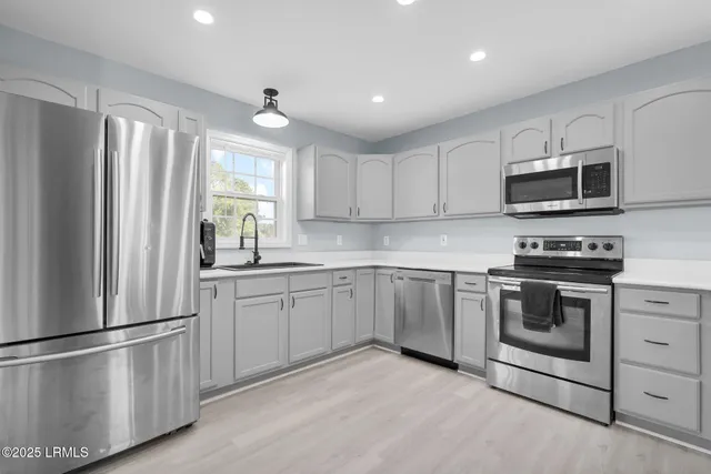 $423,500 | 4 Wellington Drive, Bluffton, SC 29910