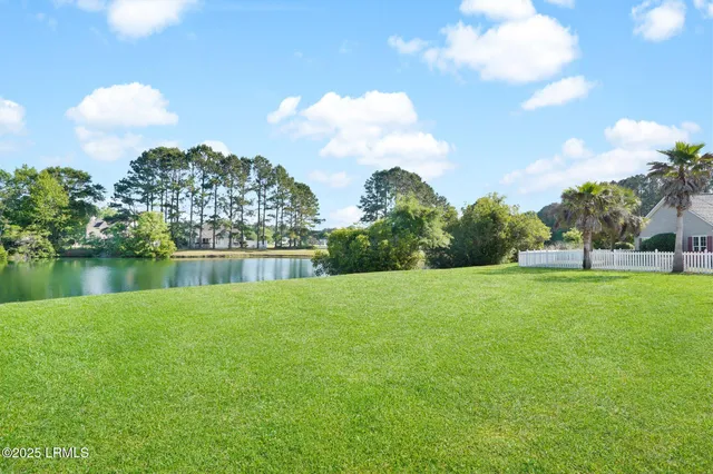 $423,500 | 4 Wellington Drive, Bluffton, SC 29910