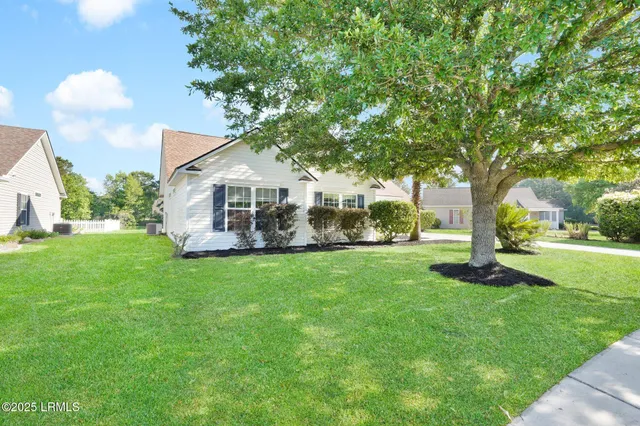 $423,500 | 4 Wellington Drive, Bluffton, SC 29910