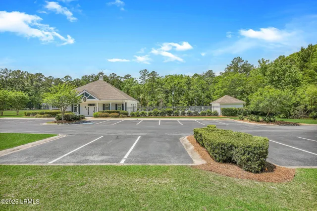$423,500 | 4 Wellington Drive, Bluffton, SC 29910