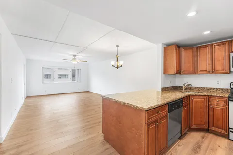 $2,000 | 4500 North Flagler Drive, Unit C17, West Palm Beach, FL 33407