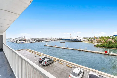 $2,000 | 4500 North Flagler Drive, Unit C17, West Palm Beach, FL 33407