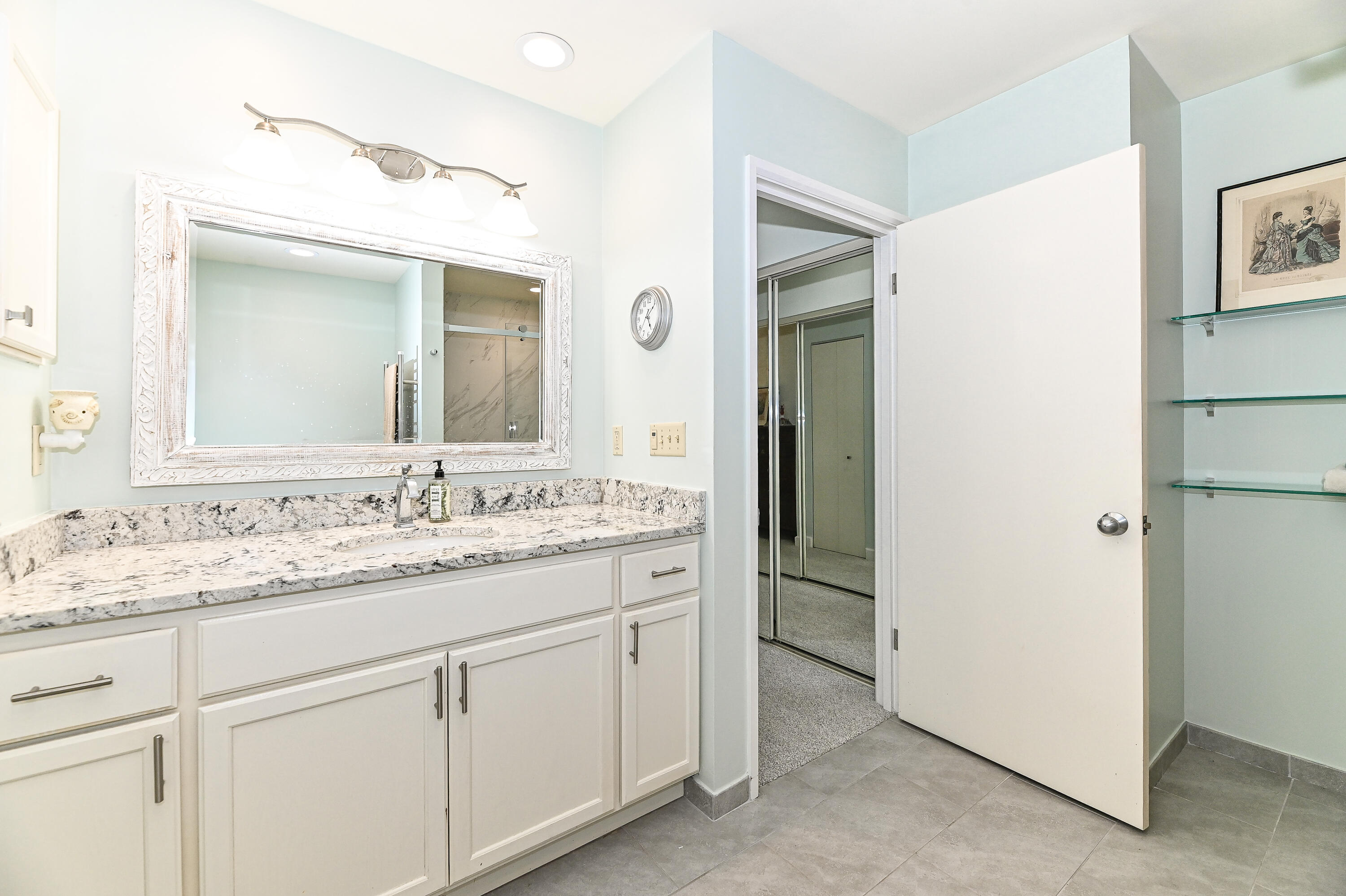 35 Harborview Drive, Unit 112 Racine, WI 53403 - Photo 15 of 36 Harborview-31