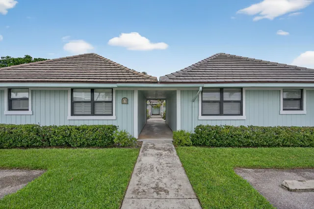 $499,900 | 1127 East Seminole Avenue, Unit 8A, Jupiter, FL 33477