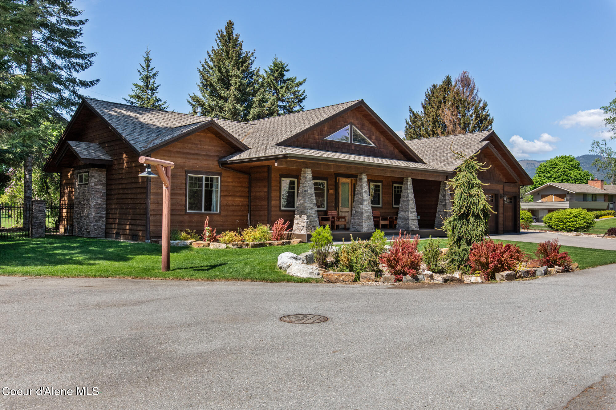 808 Bryce Lane Sandpoint, ID 83864 - Photo 1 of 1 1 Front 2