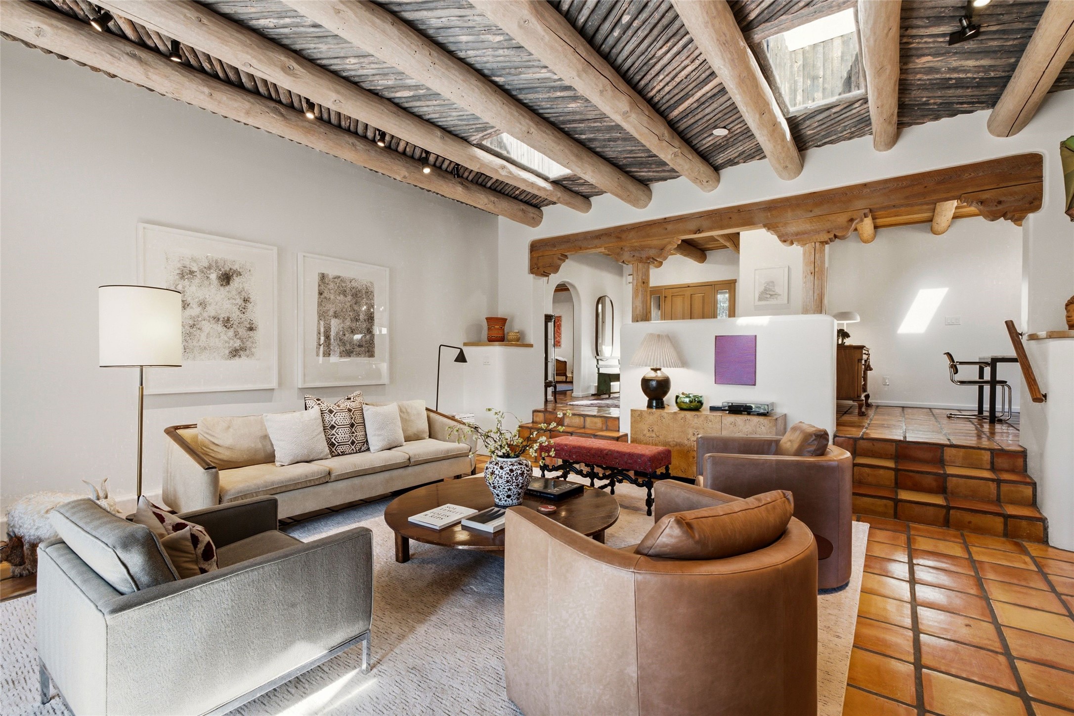 667 Gonzales Road Santa Fe, NM 87501 - Photo 5 of 44 Living Room