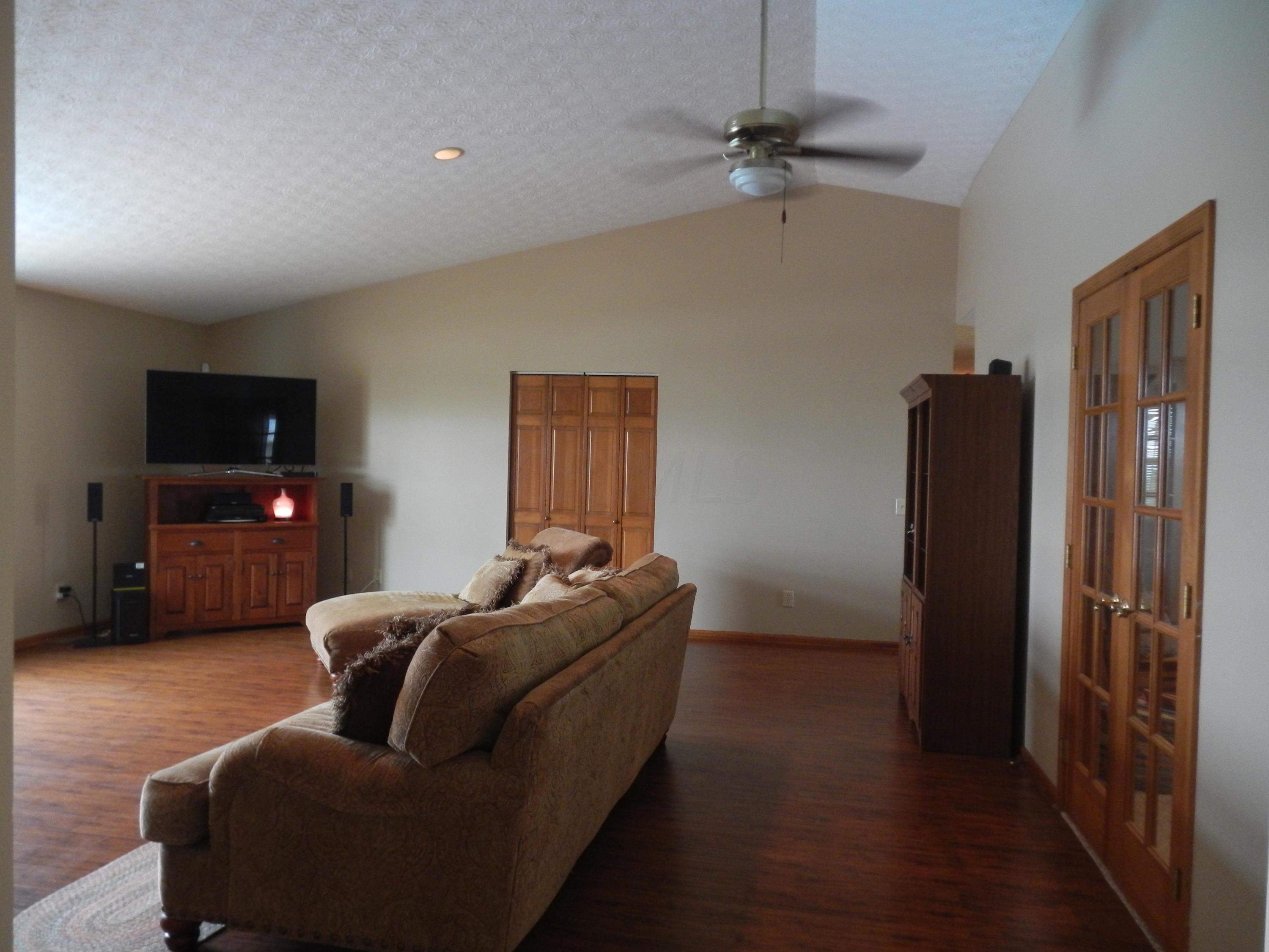 13190 Badger Road Williamsport, OH 43164 - Photo 14 of 33