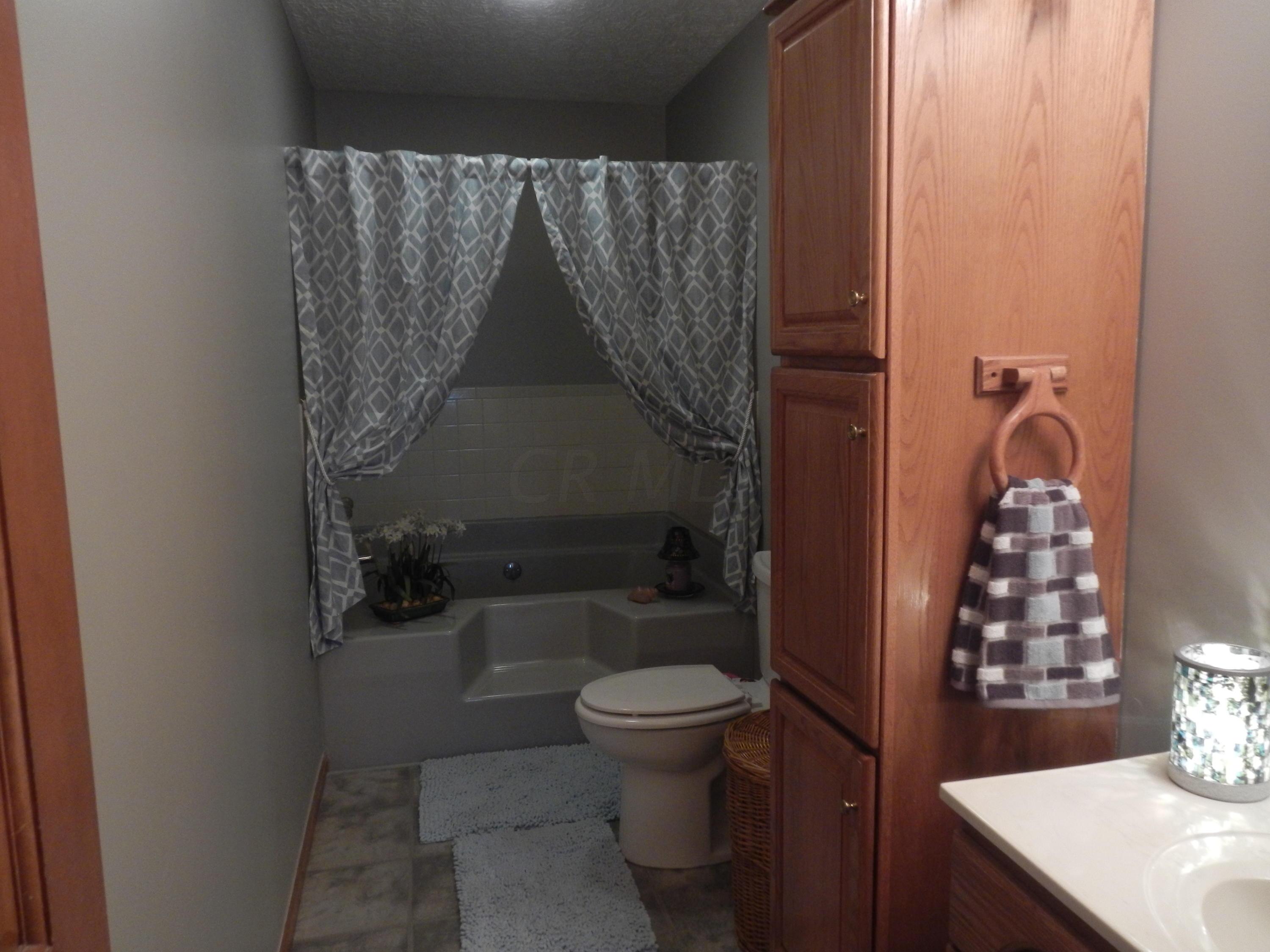 13190 Badger Road Williamsport, OH 43164 - Photo 26 of 33