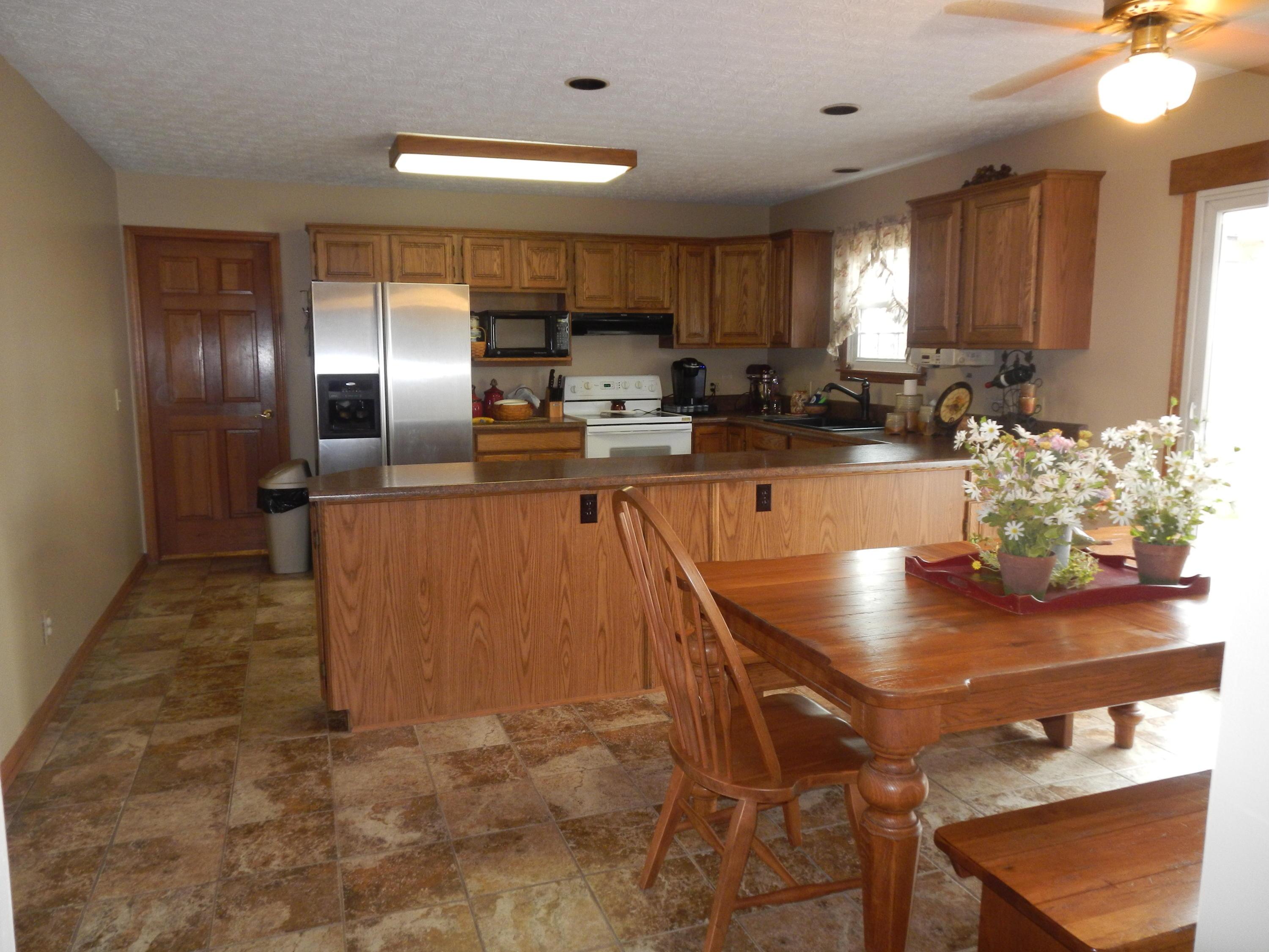 13190 Badger Road Williamsport, OH 43164 - Photo 8 of 33