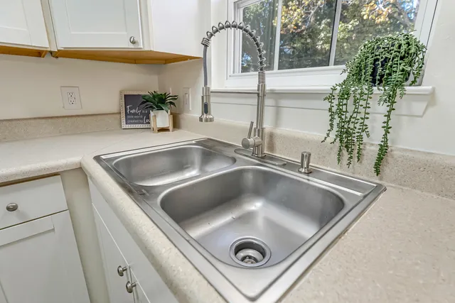 a close view of sink and tap